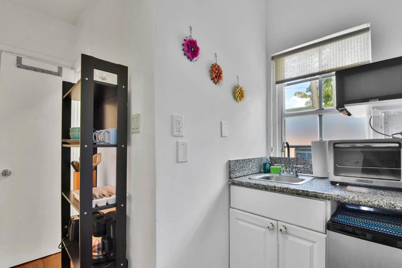 Sunflower Boutique Hotel Apartments Miami Beach Exterior photo