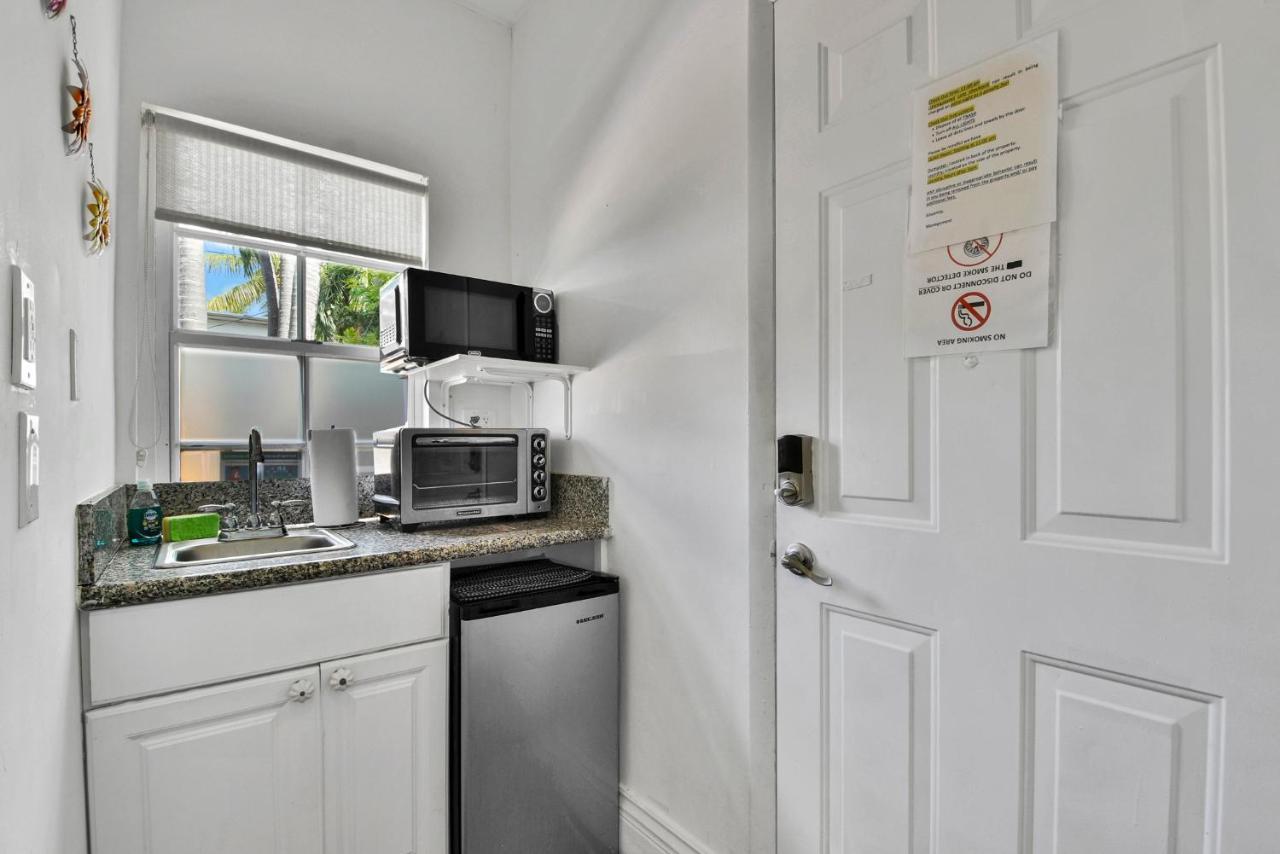 Sunflower Boutique Hotel Apartments Miami Beach Exterior photo